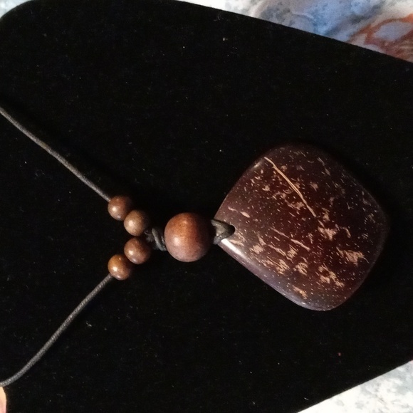 Bohemian Wooden necklace adjustable toggle - Picture 1 of 3